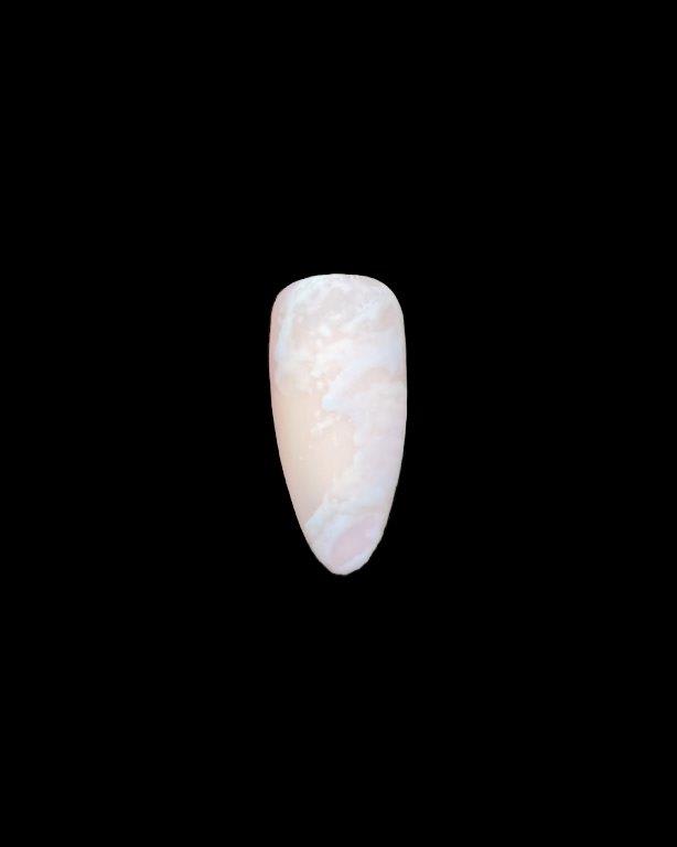 en Vogue's New lac it! Collection SS '23 Nail Art Step-by-Step