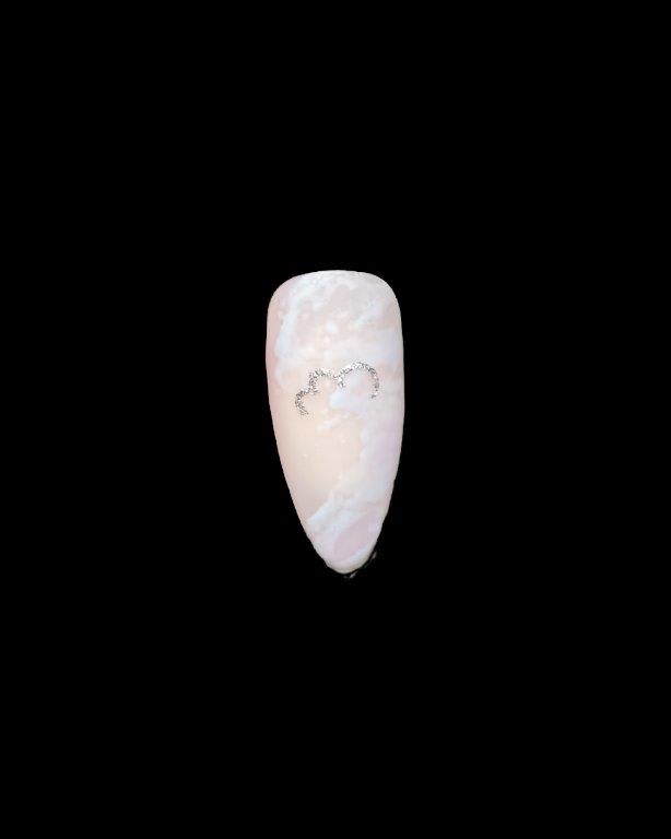 en Vogue's New lac it! Collection SS '23 Nail Art Step-by-Step