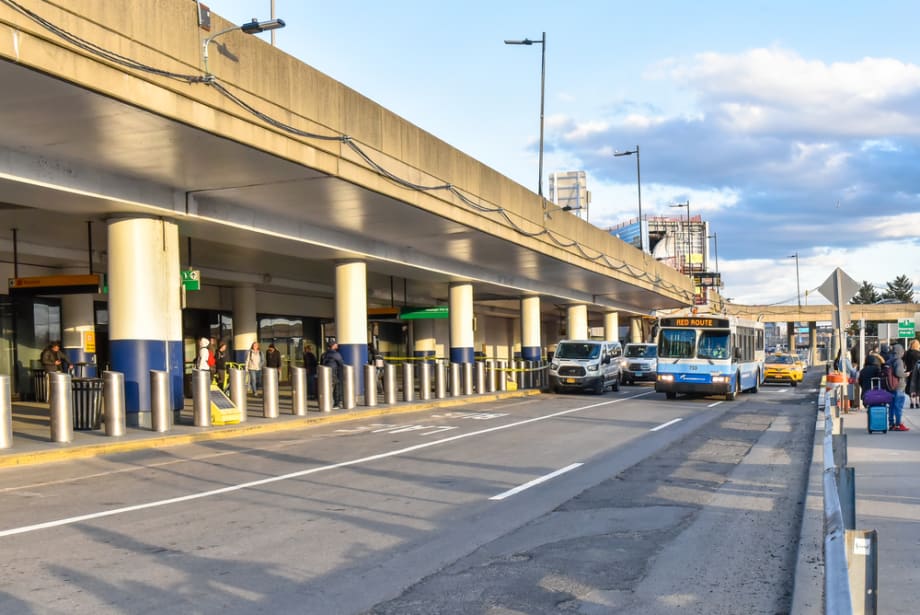 Via Partners with Hampton Jitney to Launch Flat-Rate Airport Service