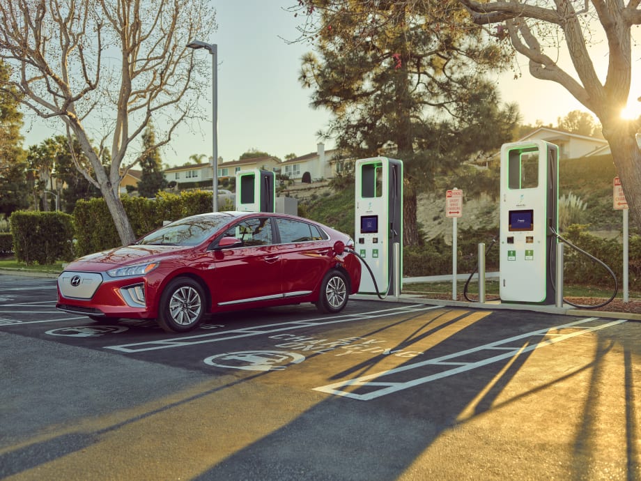 2021 Hyundai Kona & Ioniq EVs Receive Complimentary Charging