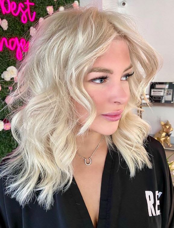 This Haircutting Specialist Lives to Create the Perfect Face Frame
