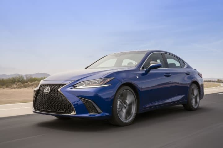 Lexus ES Recalled for Driver Knee Airbag