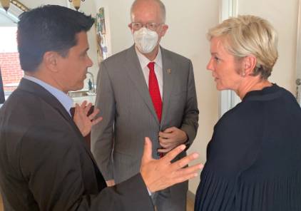 Lion Electric, U.S. Energy Secretary Discuss Decarbonization