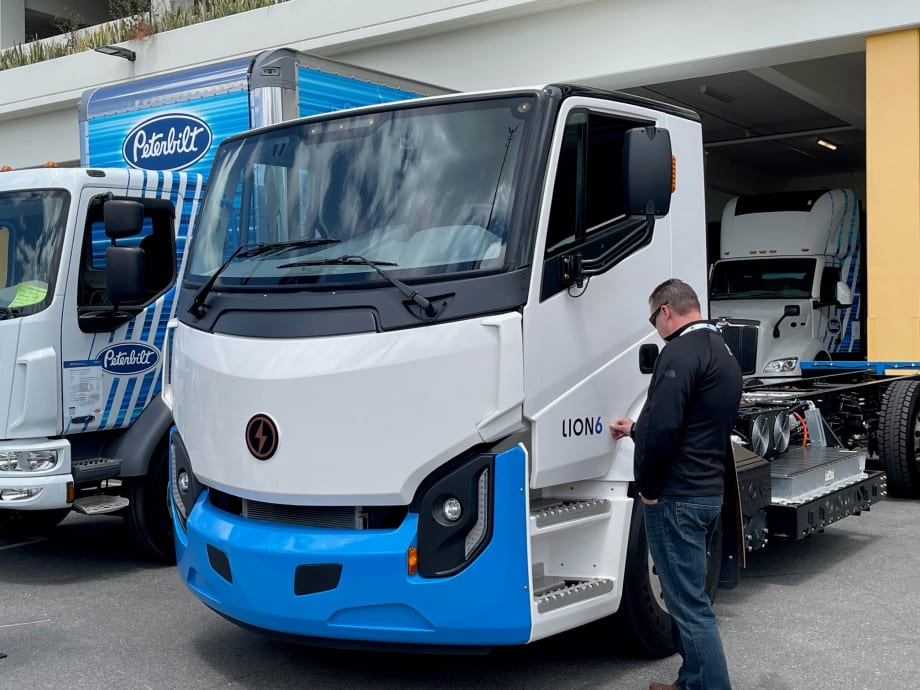 Calstart: Medium-Duty Trucks Leading Transition to Zero Emissions