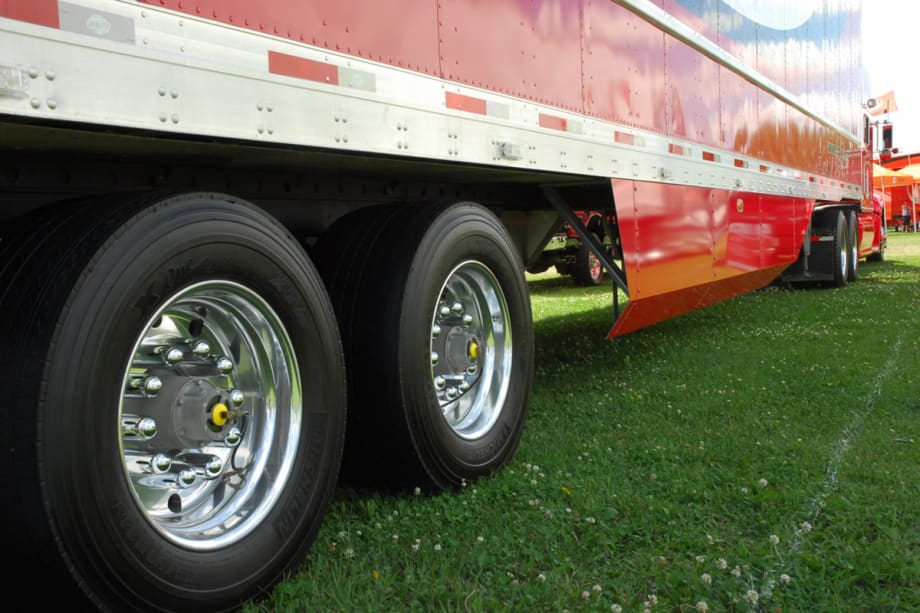 NACFE Updates Low-Rolling-Resistance Tire Reports