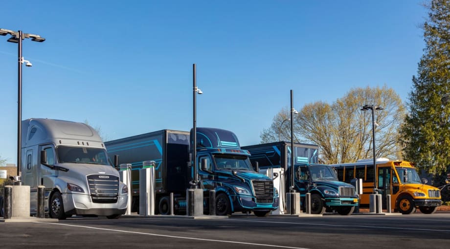 Daimler, PGE Open 'Electric Island' Charging Site