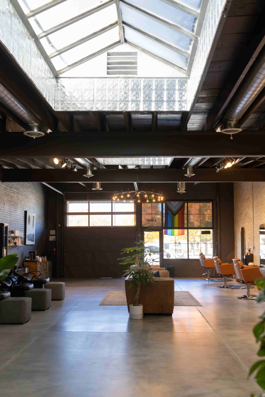 A Salon Design To Welcome All