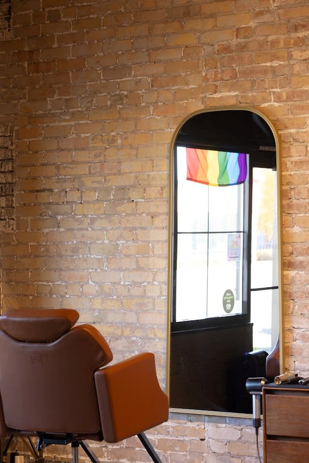 A Salon Design To Welcome All