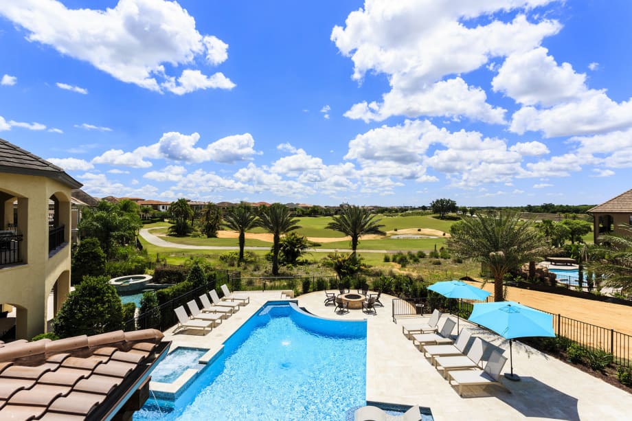 Avis Partners with Villa Rental Group Luxury Retreats