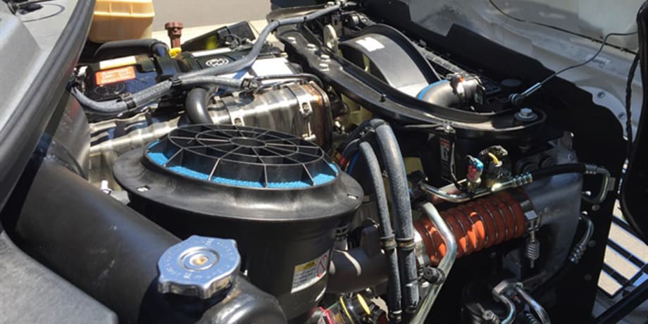 Daimler Turns to Cummins for Medium-Duty Engines