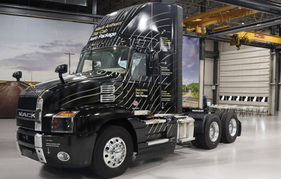 Mack Day Cab Roof Fairing to Improve Anthem Fuel Efficiency