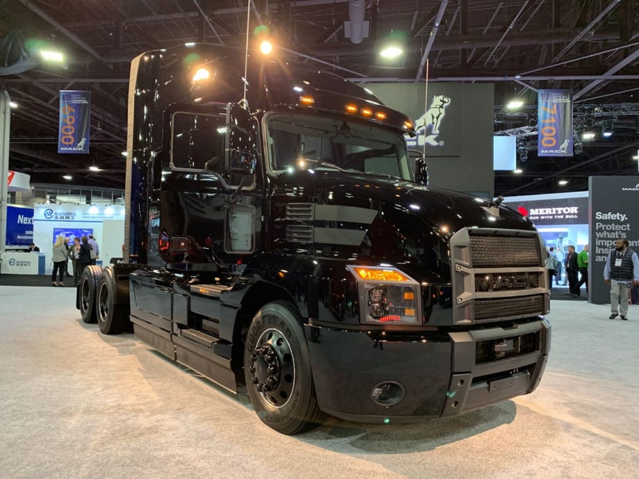 Mack Trucks Highlights Anthem Fuel Economy, Limited Edition