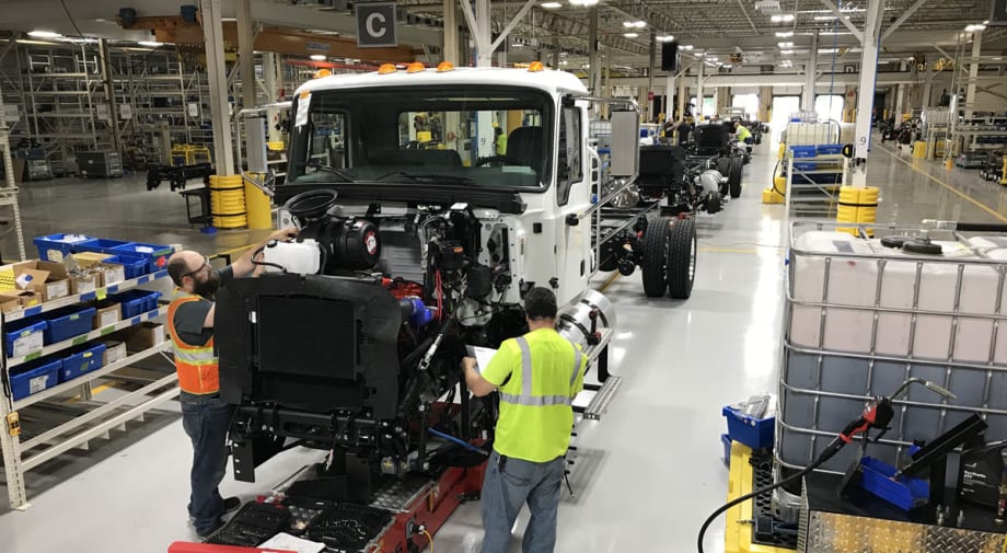 UAW Workers Ratify Mack 5-Year Agreement