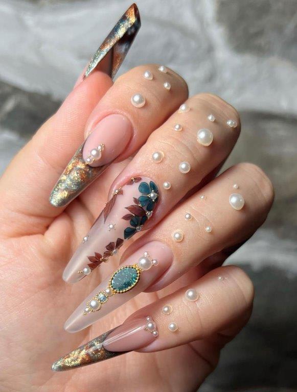 Meet Nail Artist Marie Henchoz, NTNA Finalist!