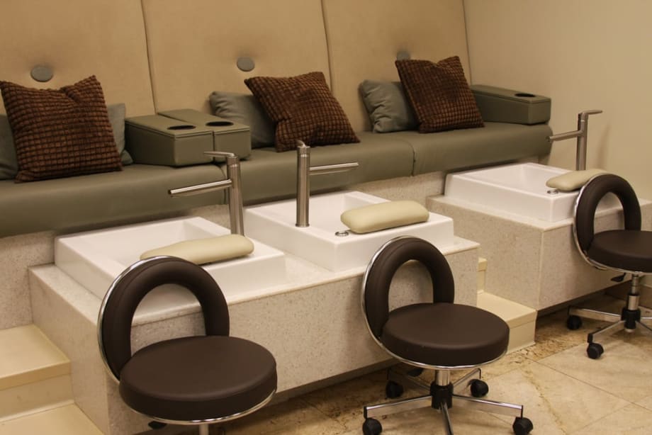 Mario Tricoci Salon in Old Orchard Mall Re-opens With New Design