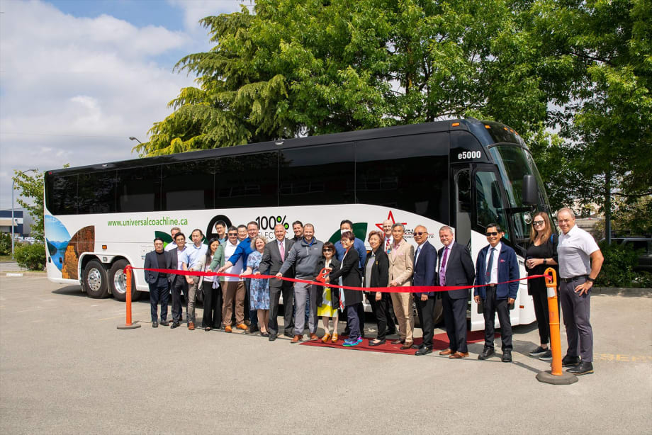 MCI Delivers First J4500 CHARGE to Canadian Operator