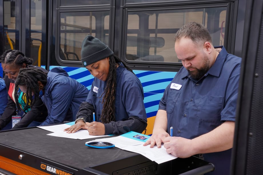 Milwaukee Launches Coach/Bus Operator and Mechanic Apprenticeships