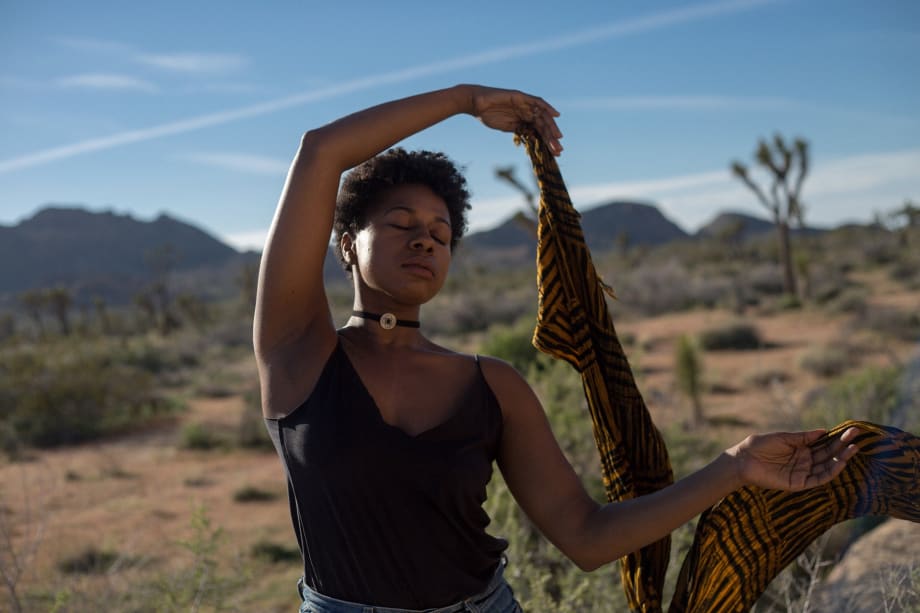 Using Crystals and Essential Oils in Wellness Practices