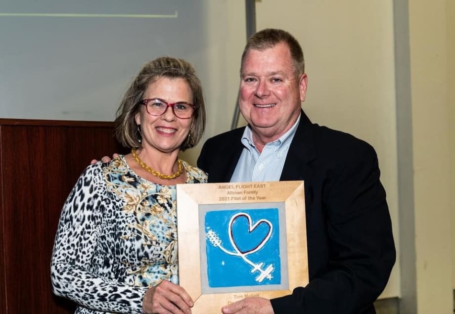 Tom Mellett Receives Pilot of the Year Award