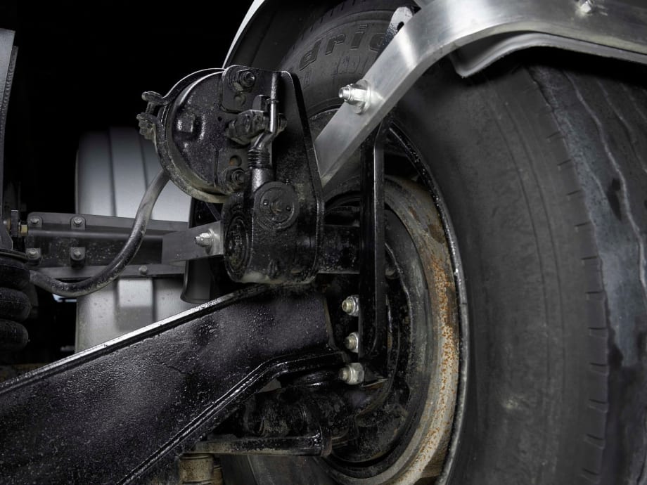 Minimizer Develops Steerable Axle Fender Bracket Kit