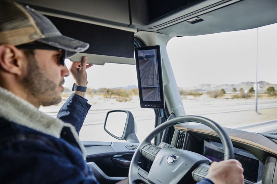 Volvo to Offer Stoneridge MirrorEye on New VNL