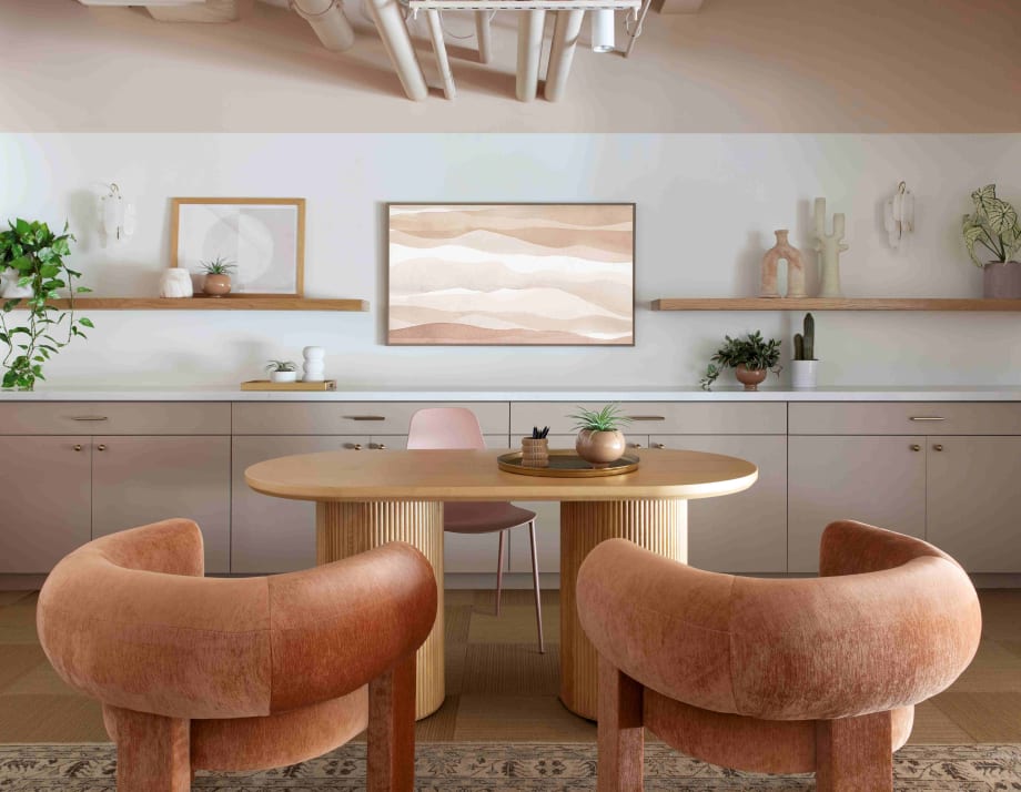 Mirror Mirror's Innovative and Fresh Salon Design