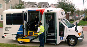 Houston Metro votes to not completely privatize paratransit services