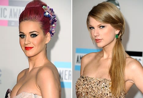 Celebrities Give Good Face at the American Music Awards