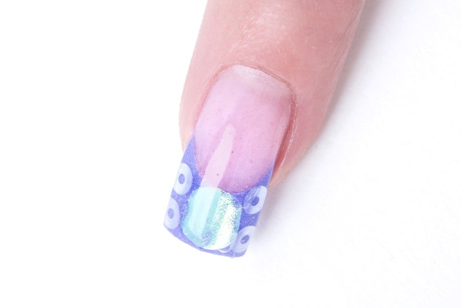 Troubleshooter: Holographic Nail Art