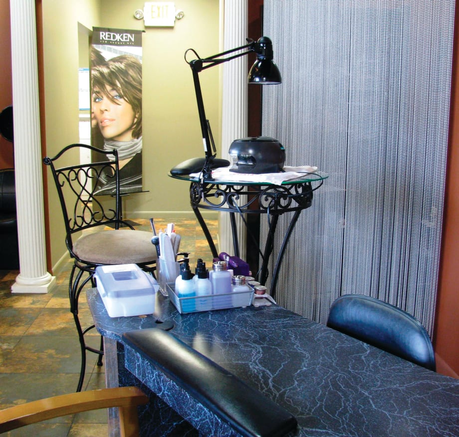 8 Real Manicure Station Set-Ups