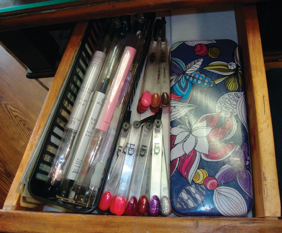 8 Real Manicure Station Set-Ups