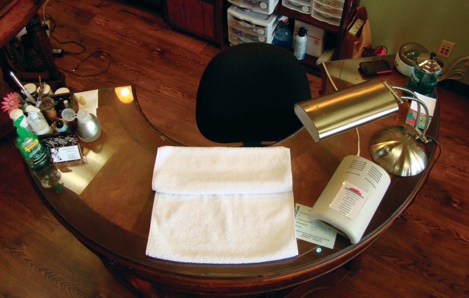 8 Real Manicure Station Set-Ups