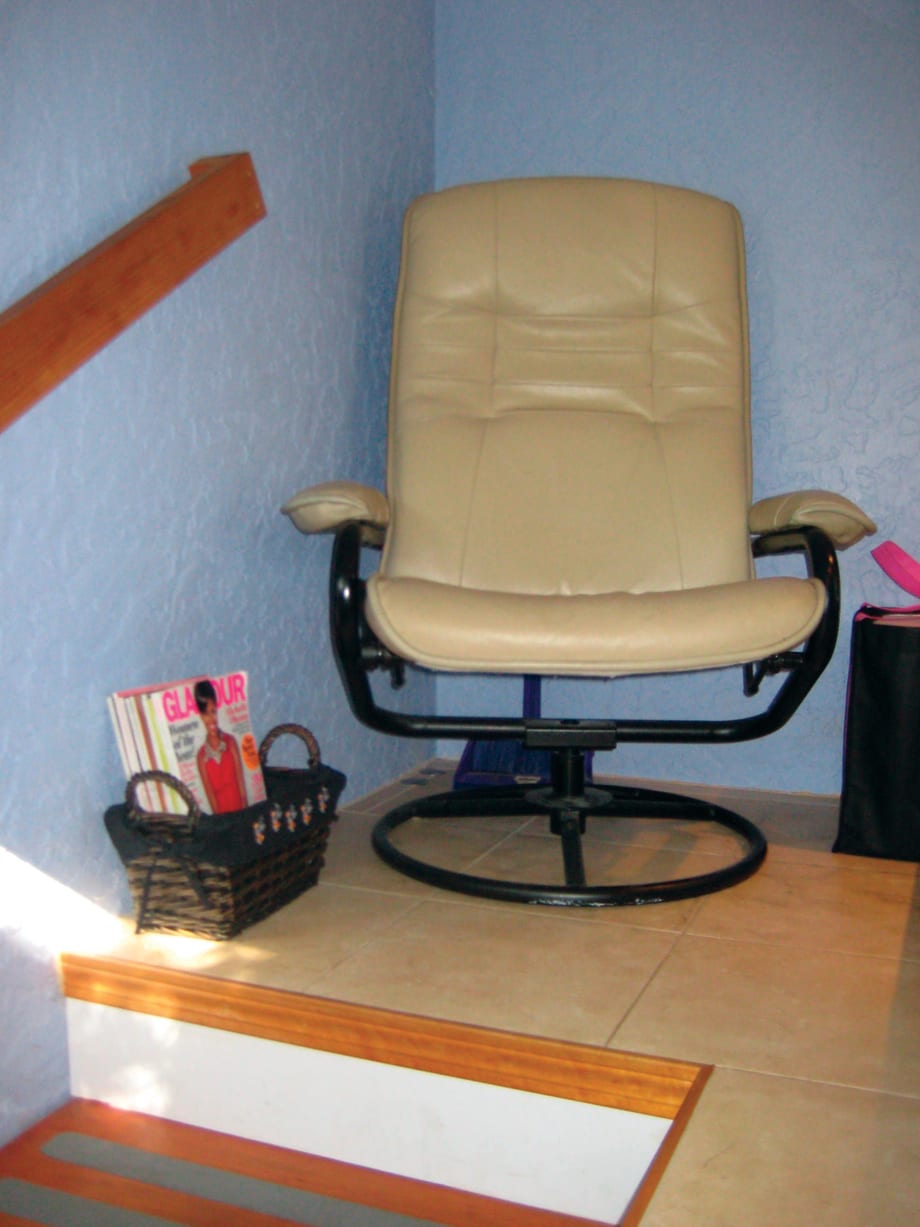 8 Real Manicure Station Set-Ups