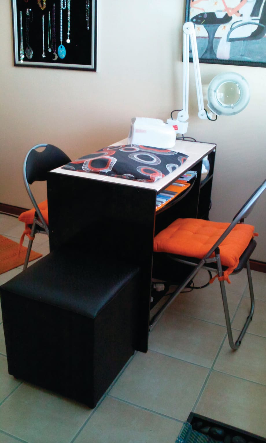 8 Real Manicure Station Set-Ups