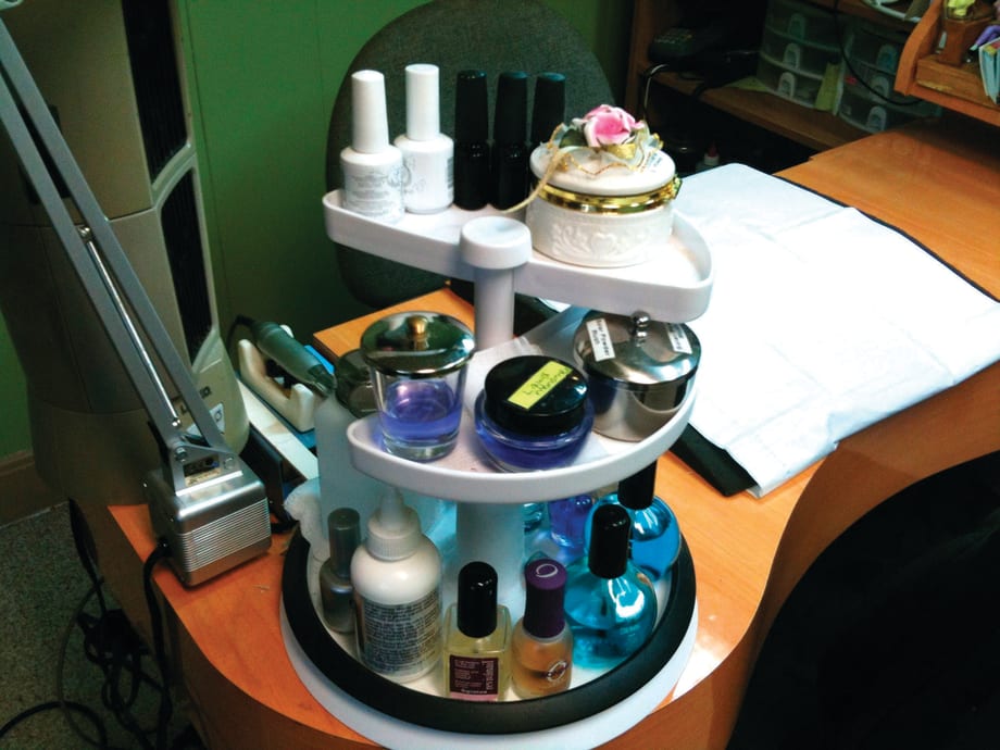 8 Real Manicure Station Set-Ups
