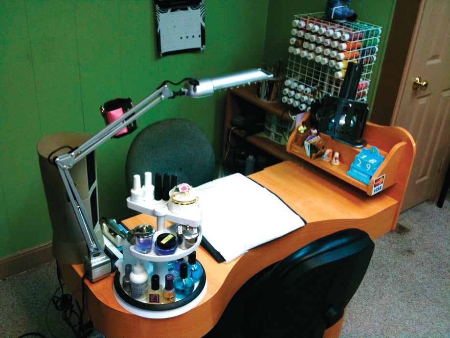 8 Real Manicure Station Set-Ups