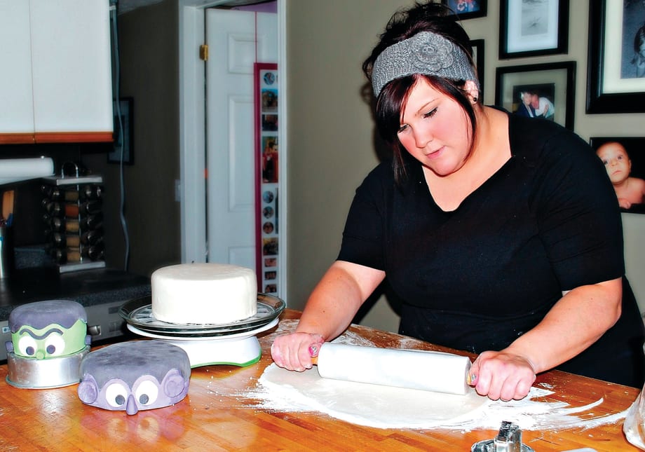 My Other Life: Leah Holst, Cake Decorator