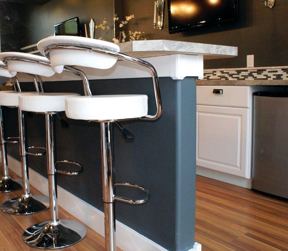 Show Us Your...Nail Bar