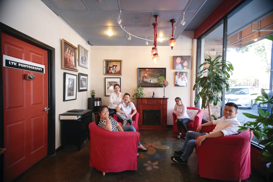 Davis, Calif., Salon Combines Nails  and Photography