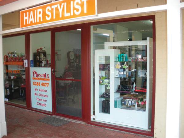 Salon Window Displays: 6 Examples
