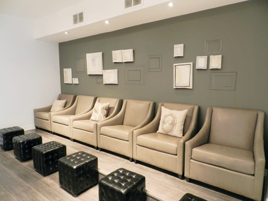 On the Road: Tips Nail Bar