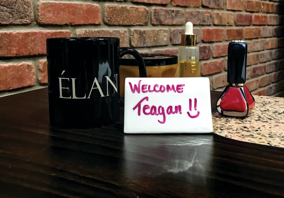 Salon Gives Clients Personalized Welcome Sign