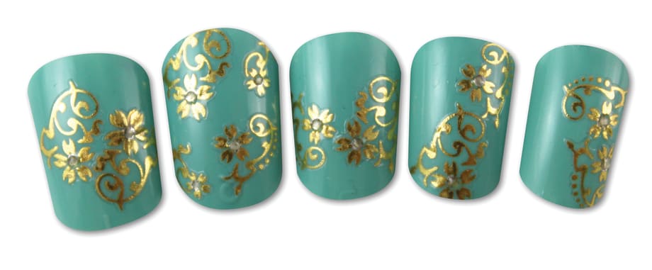 Joby Nail Art’s Stickered Scrollwork