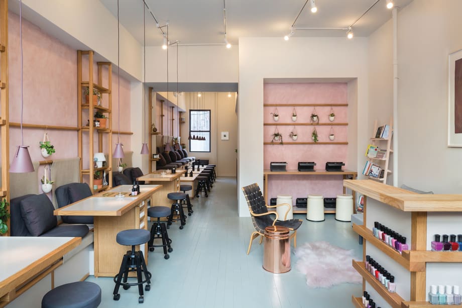 A Breath of Fresh Air at  Ruchki da Nozhki Nail Lounge