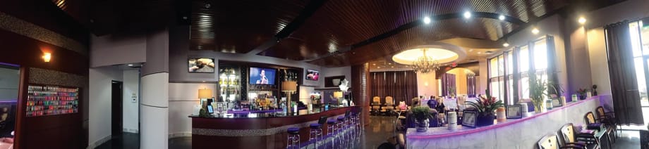 Texas Salon Puts the "Bar" in Nail Bar