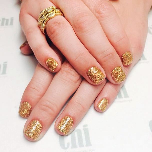 Step-and-Repeat-Style Backgrounds for Nail Art