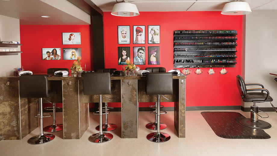 Standing Nail Bar Takes Care of Techs' Health