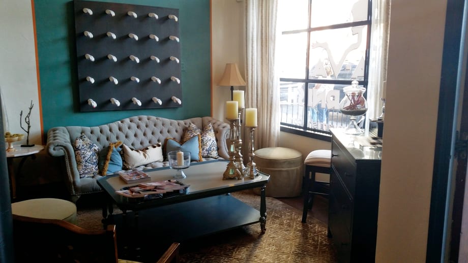 Vintage Luxury at Va-Va Varnish