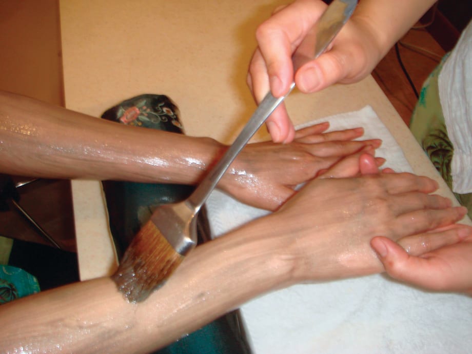 Black Pearl Manicure
