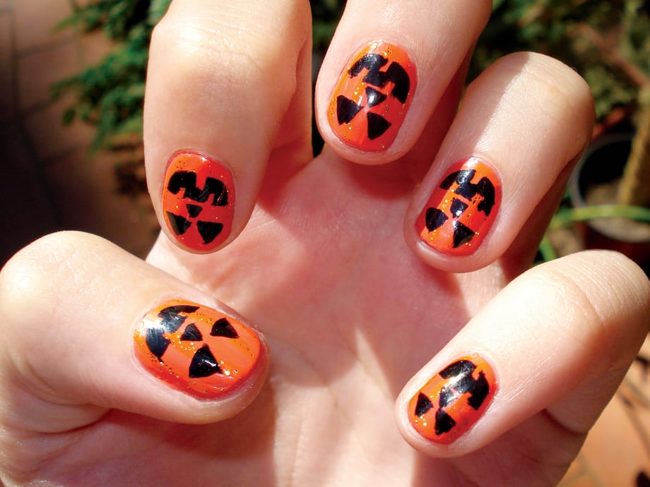 Make Your Clients Scream for Spook-tacular Halloween Nail Art